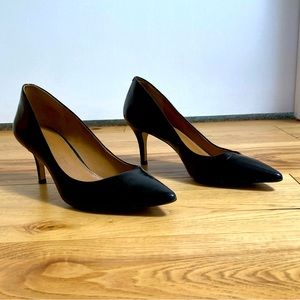 Banana Republic black pumps